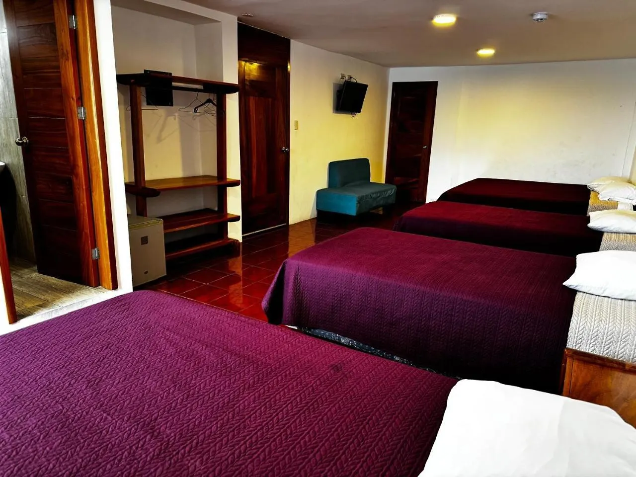 Hostal Muyuyo Puerto Ayora  3*, Puerto Ayora (Galapagos Islands)